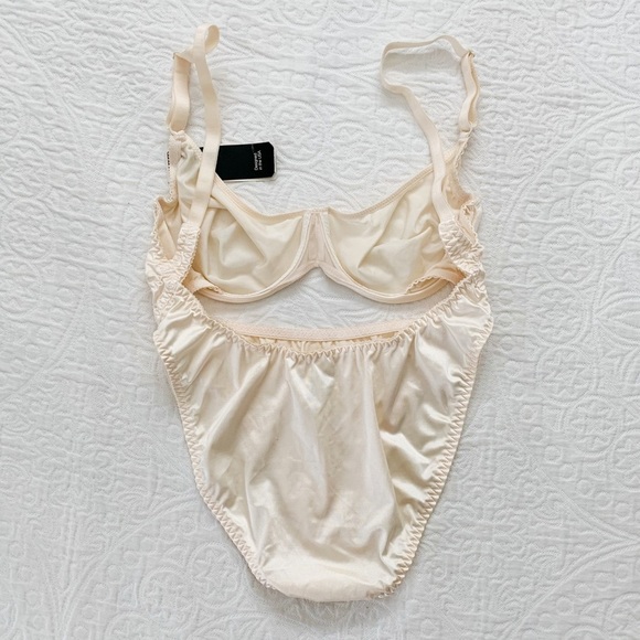 RARE🔥 Vintage Olga Teddy Lingerie Bodysuit, Glossy Cream - Picture 2 of 5